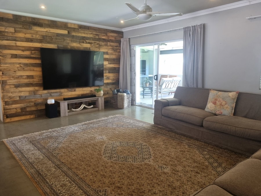 5 Bedroom Property for Sale in Vaalpark Free State